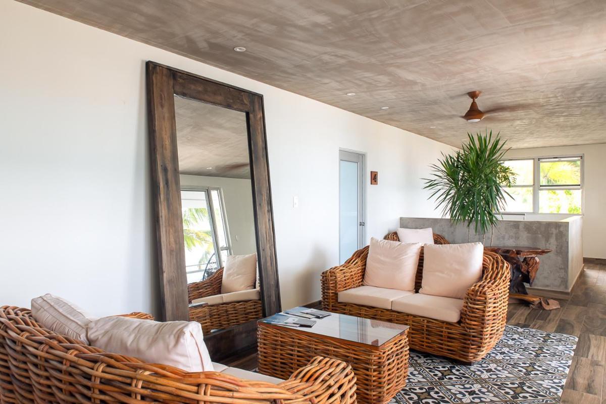 Numero Uno Beach House San Juan Bagian luar foto